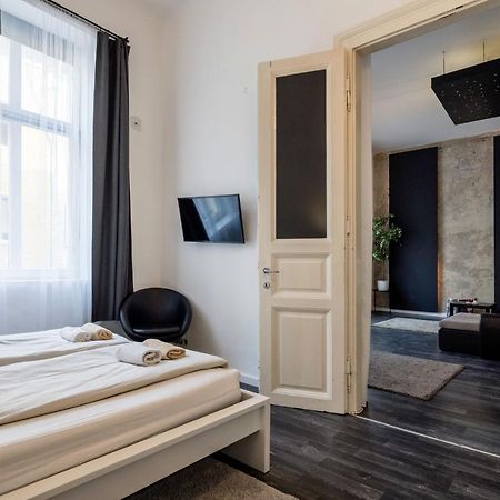 Spacious Apartment Almassy Budapest Eksteriør billede