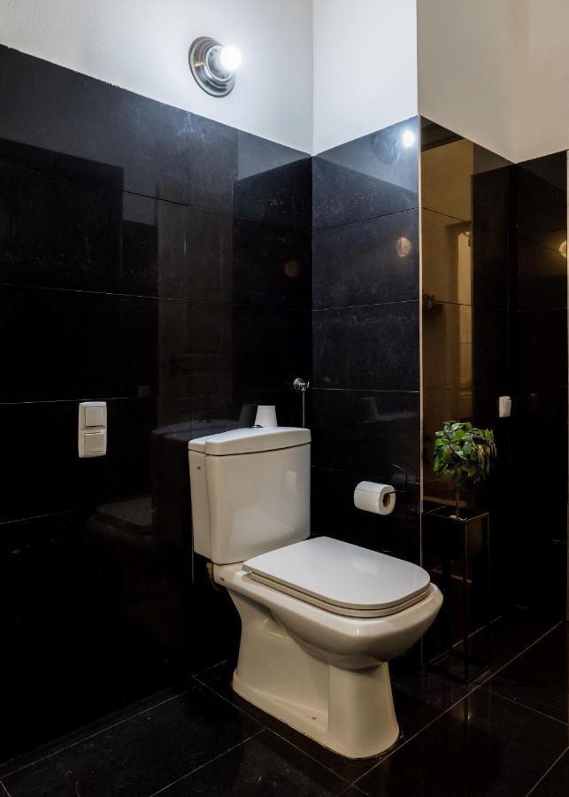 Spacious Apartment Almassy Budapest Eksteriør billede