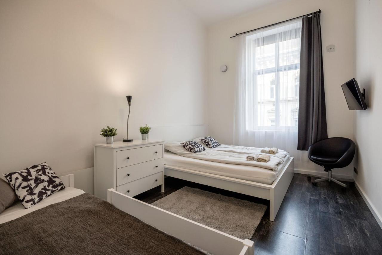 Spacious Apartment Almassy Budapest Eksteriør billede